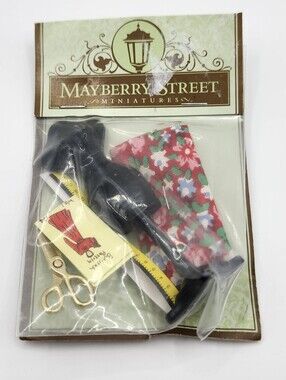 Mayberry Street Sewing Accessories Dress Form 1:12 Scale Dollhouse Miniature